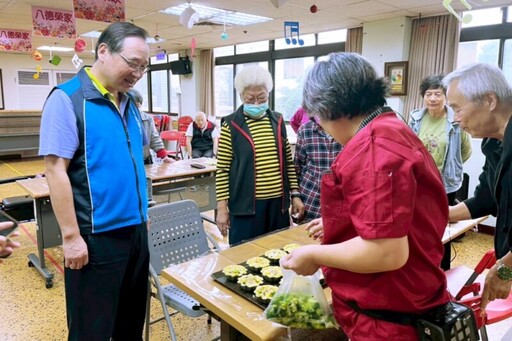 八德榮家第5期烘焙教室共享登場 住民長輩靈活巧手烘出幸福滋味