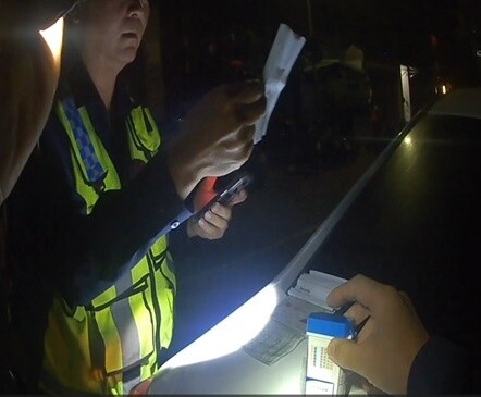 車輛違停被保大員警攔下 經唾液快篩赫然是起毒駕