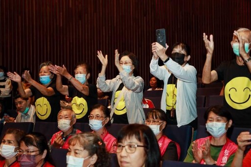 「志願相連 愛在台中」 中市府表揚衛生保健志工