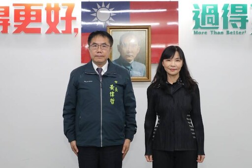 台南市政府新任衛生局長李翠鳳宣誓 黃偉哲期勉發揮專才，為市民健康把關