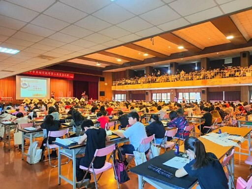 台中市吳氏宗親會第二屆書法比賽新民高中登場 600多人競技場面盛大