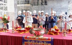 臺南宜居小東公宅379戶上樑 預計114年完工