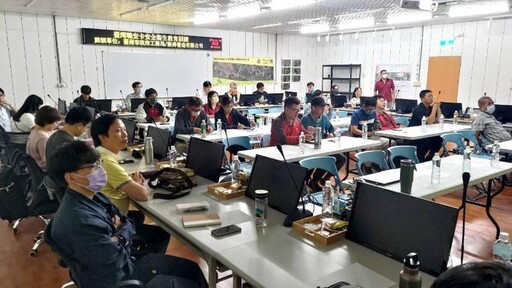 零工安高品質 臺南市工務局代訓輔導營造人員取得「臺灣職安卡」