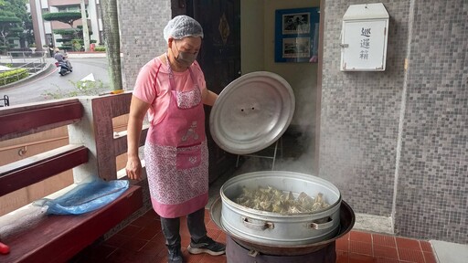 彰化榮家飄粽香慶端午 住民體驗重溫包粽趣