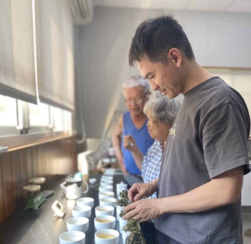 茶農曾達坤奪鹿谷鄉農會113年冬季茶賽「特等獎」 殊榮 圓夢40載