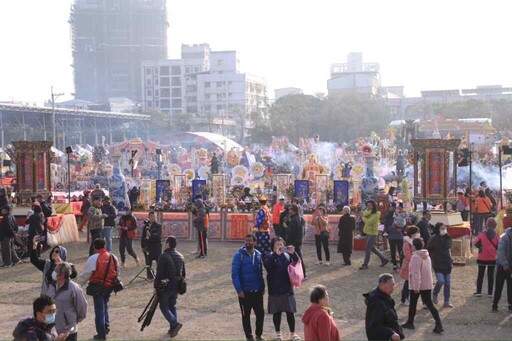 盛況空前！ 中市大甲鎮瀾宮七朝建醮普渡開香 盧秀燕祈求國泰民安