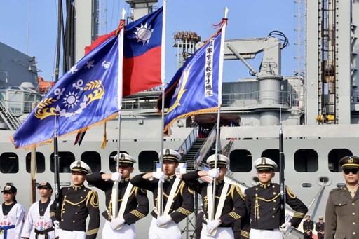 軍事迷有眼福了！ 海軍敦睦艦隊抵臺南安平商港