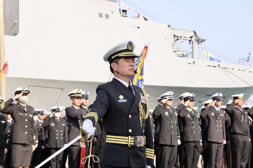 軍事迷有眼福了！ 海軍敦睦艦隊抵臺南安平商港