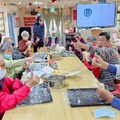 彰化榮家日照中心喜迎寒食節 包潤餅捲出幸福好滋味
