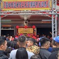 劉燈鐘追隨大甲媽祖遶境進香 親臨感受天上聖母德澤
