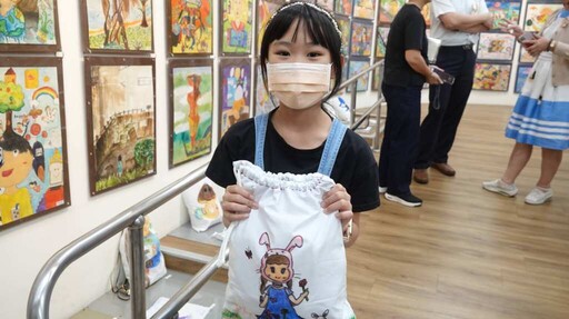 小手繪出大世界 彰化忠孝國小美術班畢業美展開展