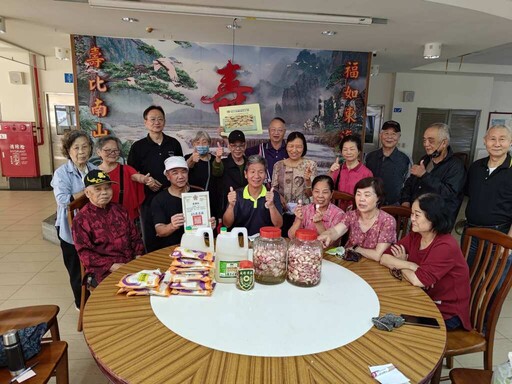 彰化榮家醃糖蒜DIY活動 住民同樂會笑聲不斷