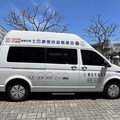 五月天低調捐贈苗栗復康巴士 助身障朋友安心出行