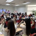 新北警婦幼隊前進職棒味全龍啦啦隊 推動防制性騷擾宣導