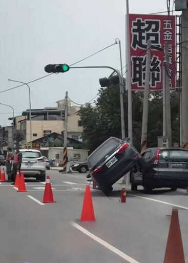 車禍驚魂! 雲林斗六石榴路連環撞 四車受損幸無傷亡