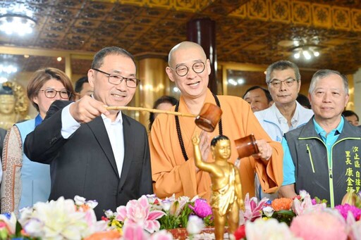 釋迦牟尼佛誕辰參拜 侯友宜感謝廟方長年投入公益
