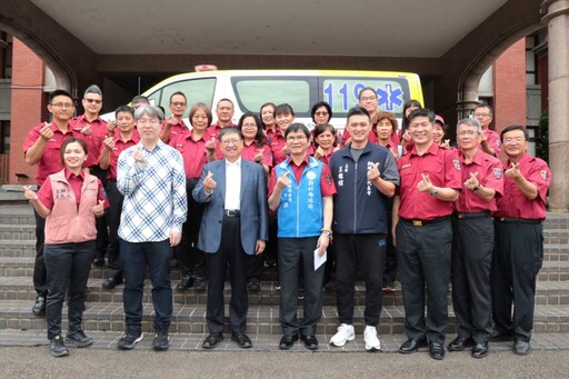 富宇建設捐367萬救護車 助竹縣強化救護量能