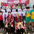 百歲阿嬤教學童包粽 體驗敬老與文化傳承