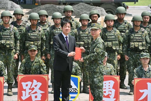 總統勗勉「陸軍工兵訓練中心」及「海軍反潛航空指揮部」