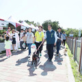 野餐我PET你滾草皮音樂市集 黃偉哲帶愛犬黑妞同樂