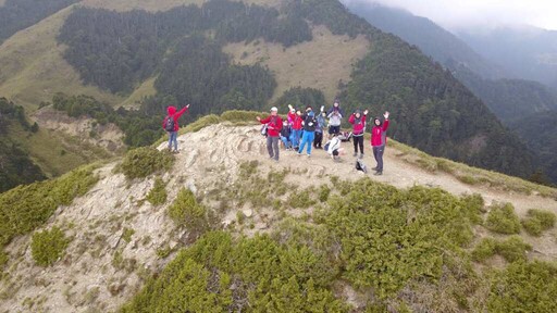 彰化土庫國小畢業生攀登合歡山 迎接更遼闊的學習視野
