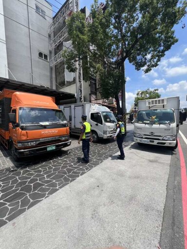 盆栽旗幟變路霸? 斗六出鐵腕掃街還權於行人