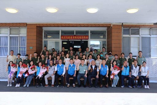 苗栗縣各界勞軍過端午 縣長鍾東錦致贈加菜金慰問