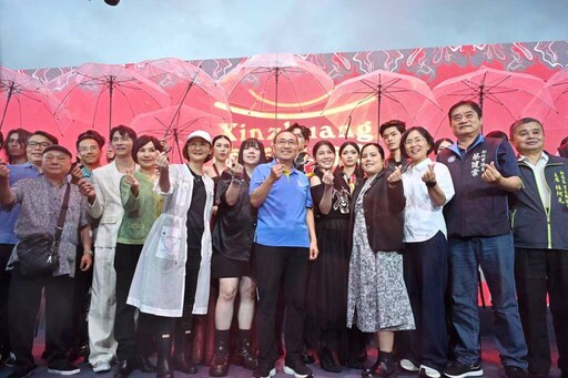 廟街潮時尚跨界走秀 侯友宜:創新詮釋新莊文化魅力