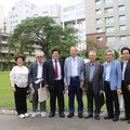 林昭庚捐贈奠基石與植栽 打造中醫大綠意校園