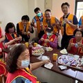 華山永靖天使站14周年慶 攜手永靖獅子會陪長輩手作香包迎端午
