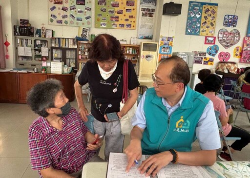 地政與地院及社大合體 至社區關懷據點講防詐