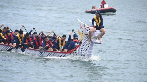 澎湖端午龍舟競賽 29隊近千人齊聚第三漁港競技