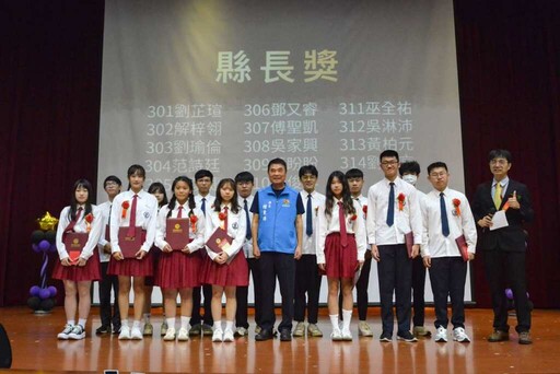 畢業季苗栗縣長親赴兩校致賀 勉勵學子展翅高飛