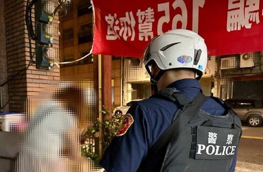 女子酒醉斷片醉臥人行道 大同暖警護送回家