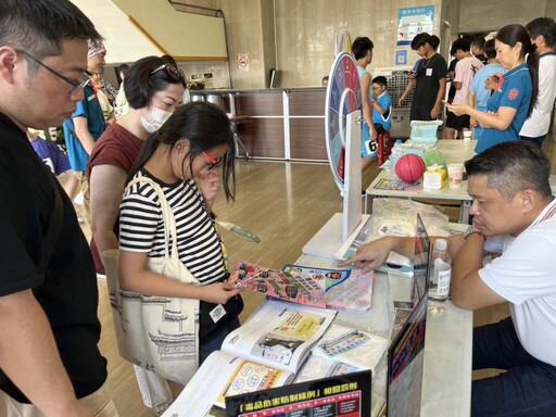 彰化警分局結合國中小全國大隊接力決賽 強化交通安全及打詐儀錶板宣導