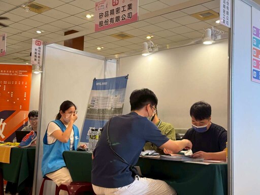 千職缺搶人才! 雲林徵才場爆棚登場