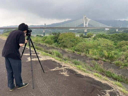 東勢及石岡區新打卡亮點 「鯉魚脊背橋」寓意守護大甲溪及居民