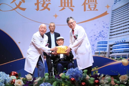 童綜合醫療社團法人董事長交接 盧秀燕:感謝守護市民健康