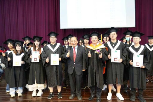 澎湖科大畢業典禮 縣長陳光復勉勵學子成為照亮世界的光