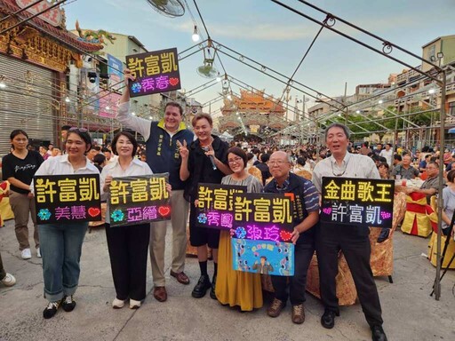 屏東黑鮪魚季美食宴席開百桌 重現紅寶石歌廳秀盛況