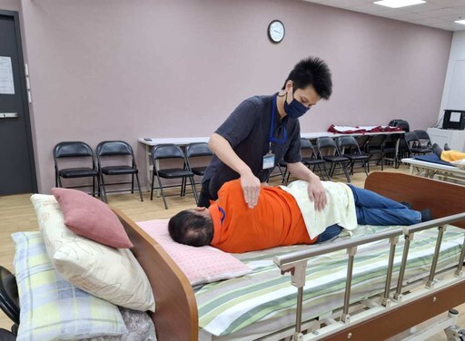 照顧服務專業不分性別及年齡 中市勞工局照服員訓練班招生中