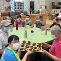 天然防蚊過夏日 花壇日照中心長輩手作艾草蚊香