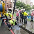 高雄降下豪雨 陳其邁市長視察水利設施及側溝疏通