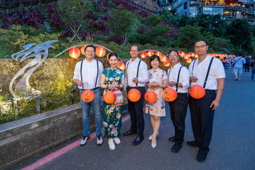 「2025九份紅燈籠祭」民眾提燈祈福 揭開為期一個月的光影盛宴!
