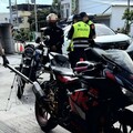 暑假遊客湧入麗寶樂園 大甲警聯合取締改裝車與無照駕駛