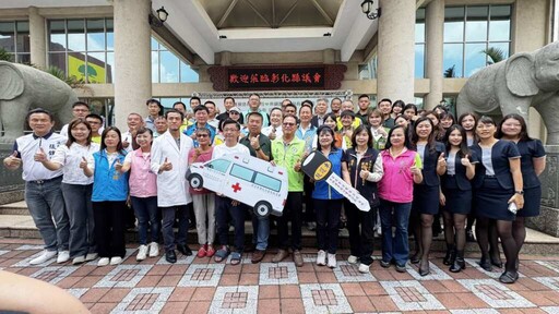 謝典林議長牽線促成企業捐贈救護車 助彰濱秀傳強化急救量能