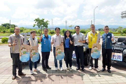 台電公司捐贈沙灘清運車 供苗縣臨海4公所清運海岸垃圾