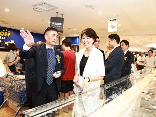 日本最大二手連鎖品牌 HARD OFF 南投店開幕 許淑華到場支持