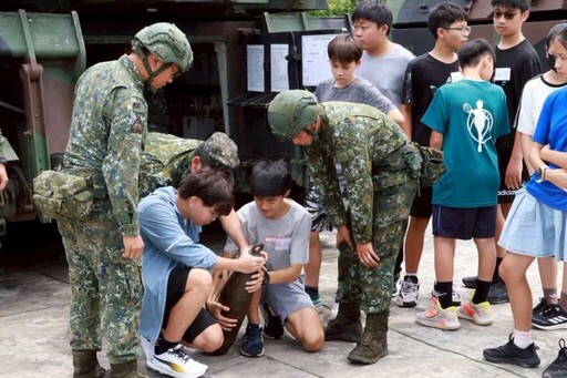 竹北國防體驗營 30名青少年挑戰軍旅生活