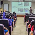 地檢署主任檢察官化身行動公民課本 法治觀念與誠信精神從小扎根